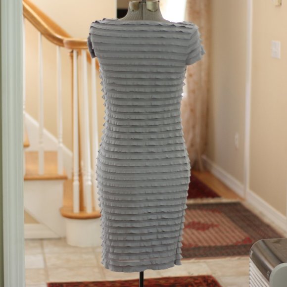 BANANA REPUBLIC Solid Gray Horizontal Pleats Dress - Picture 3 of 5